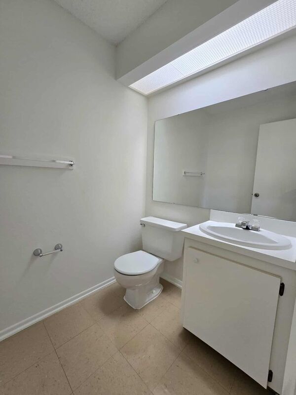 2 Bed / 1.5 Bath For RENT in South Lakeland property image