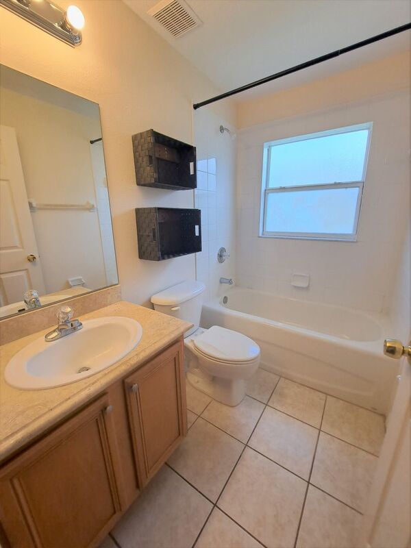 Spacious 3-Bedroom Home with Bonus Room in Sundance Subdivision! property image