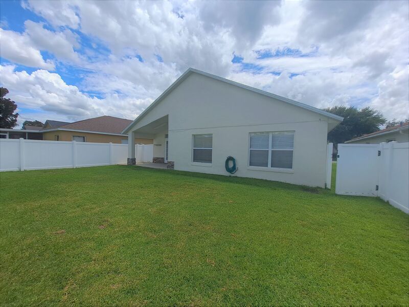 Spacious 3-Bedroom Home with Bonus Room in Sundance Subdivision! property image