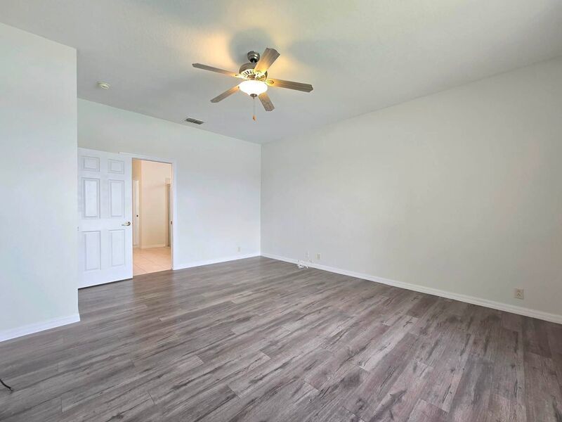 Waterfront home for RENT! 4 bed/2.5 bath property image