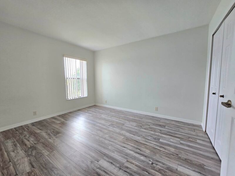 Waterfront home for RENT! 4 bed/2.5 bath property image