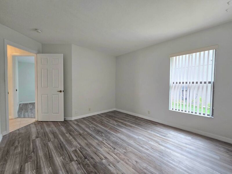 Waterfront home for RENT! 4 bed/2.5 bath property image