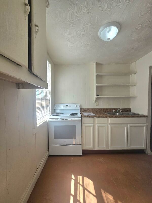 2219 Everett St, Apt C - 2 bedroom / 1 bath NOW AVAILABLE in LAKELAND, FL property image