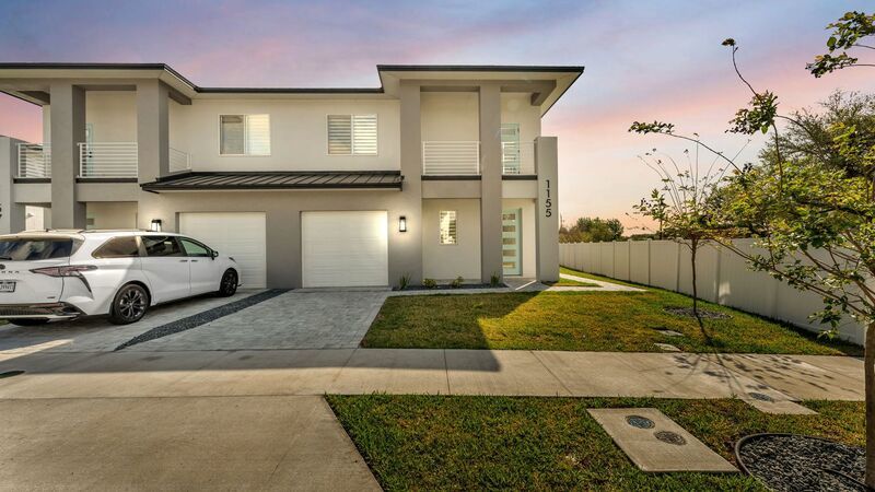 Stunning New Construction Villa for Rent Near Lake John property image