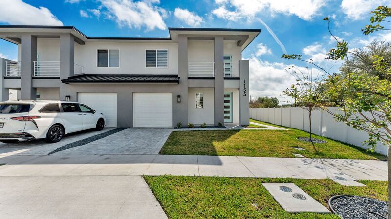 Stunning New Construction Villa for Rent Near Lake John property image